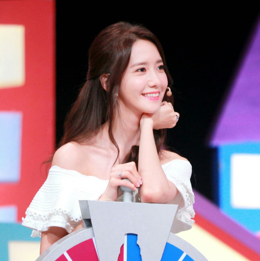 林允兒最新綜藝節目，歡樂溫馨的日常生活時光