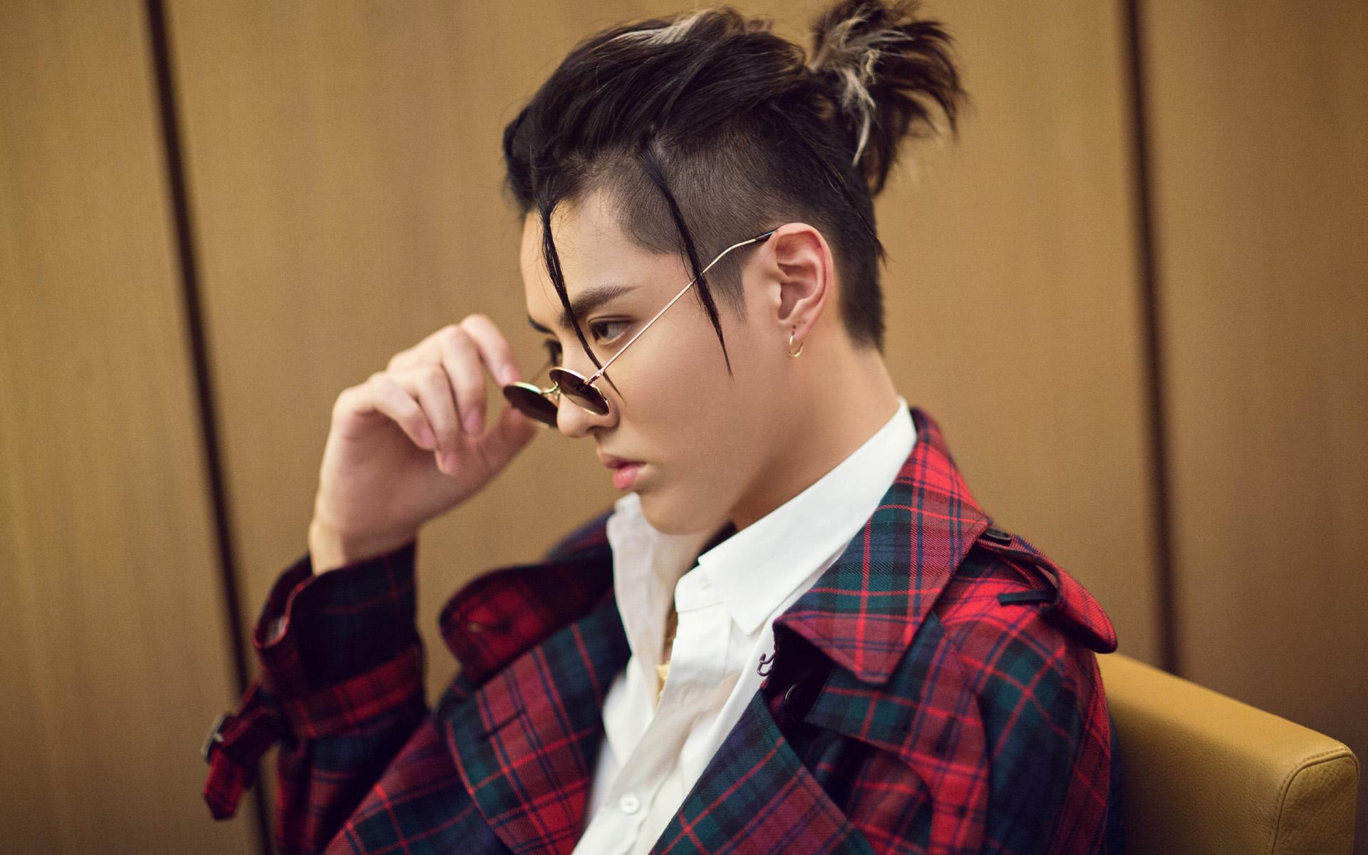 成龍與吳亦凡最新電影震撼上映，兩大巨星聯手打造視覺盛宴