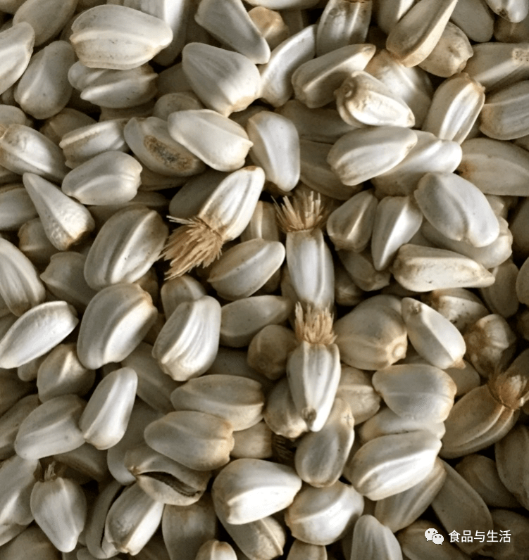 伊犁紅花最新收購(gòu)價(jià)，市場(chǎng)走勢(shì)與產(chǎn)業(yè)深度分析