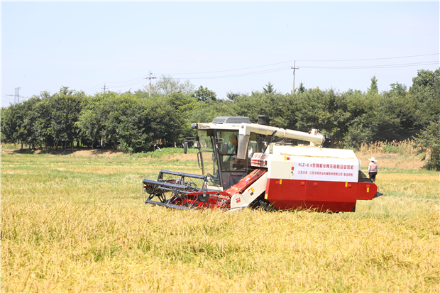 最新型水稻收割機,變化中的學習之旅,自信成就未來