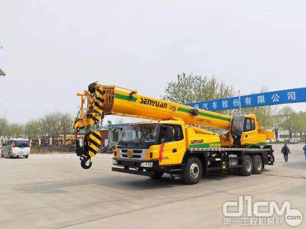 ??三一吊車25噸最新款圖解,展現工程巨人之姿??