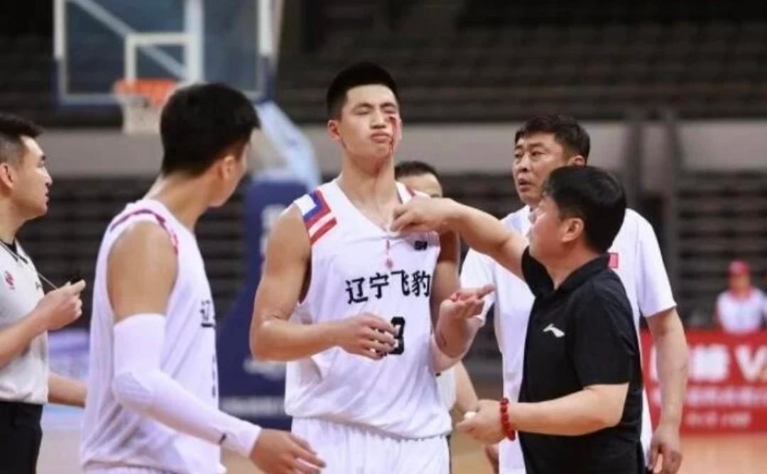 CBA最新動態(tài)聚焦遼寧籃球,小巷深處的籃球故事與特色小店的奇遇