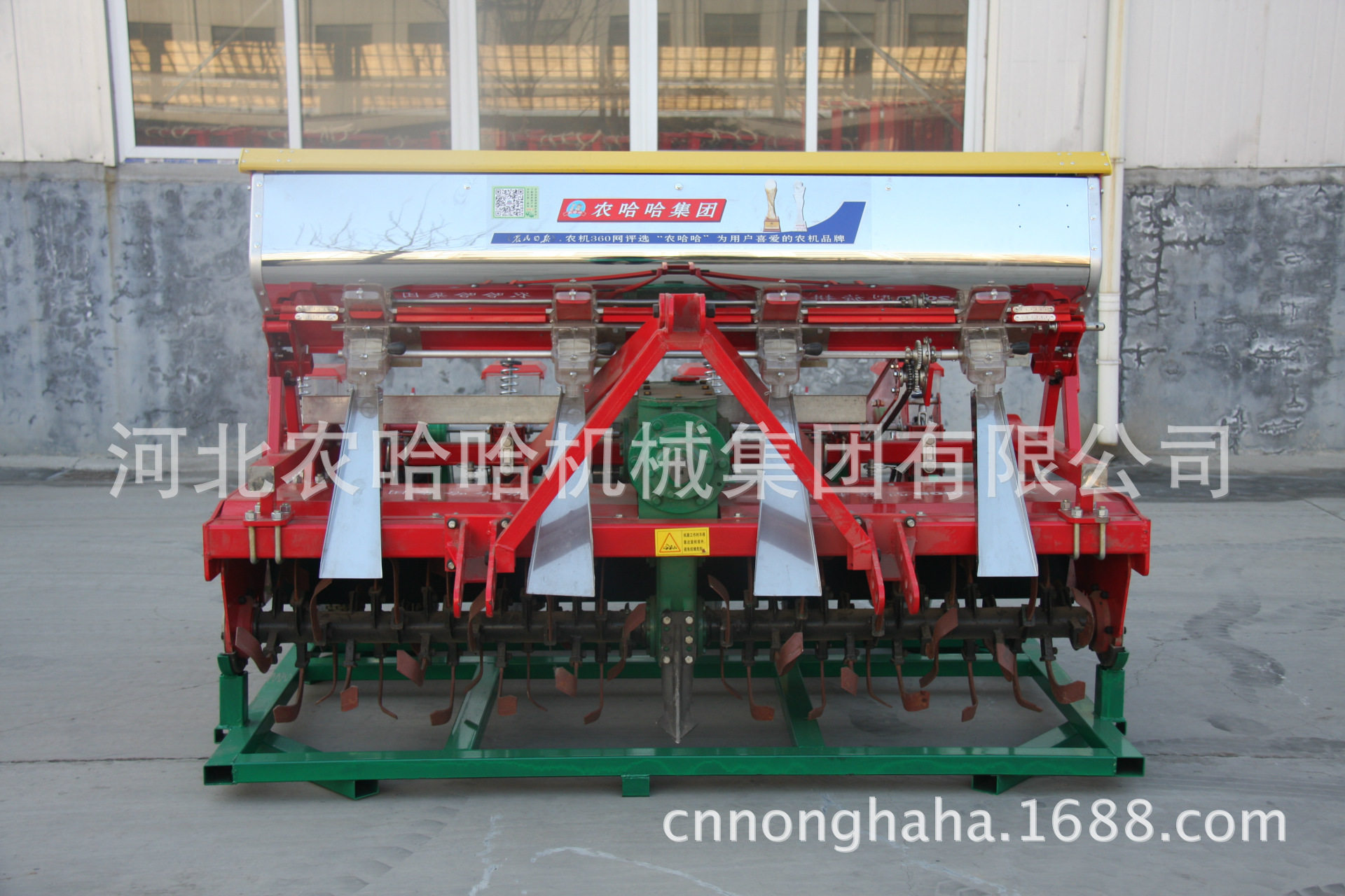 農哈哈最新玉米播種機，與自然美景的播種之旅