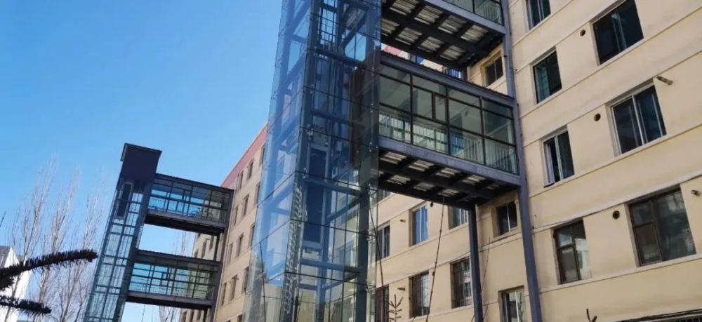 多層加裝電梯最新政策,自然美景下的電梯探索之旅