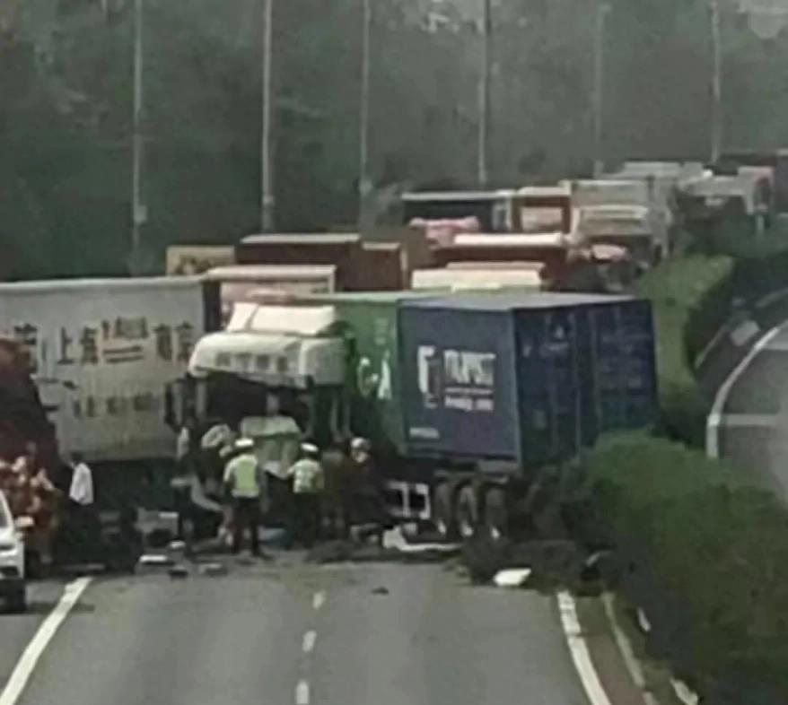 最新車禍現場慘狀引發公眾關注和媒體報道爭議