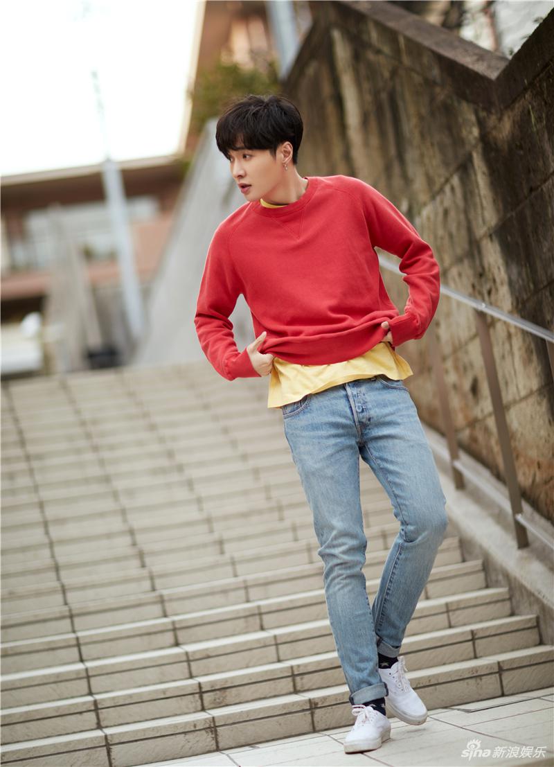 張藝興街拍新風尚，潮流引領者的時代印記