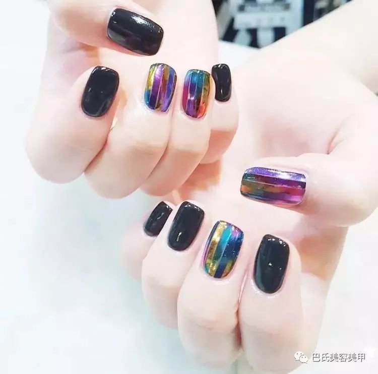 最新時尚美甲圖片大全，潮流指尖藝術欣賞