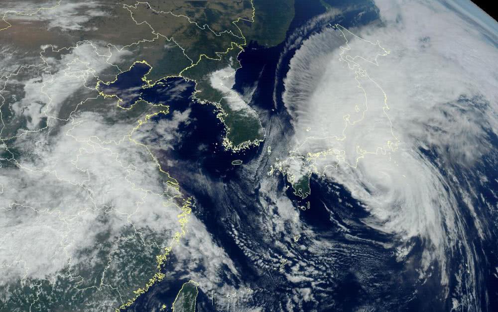 最新海洋衛星云圖下的溫馨故事揭秘