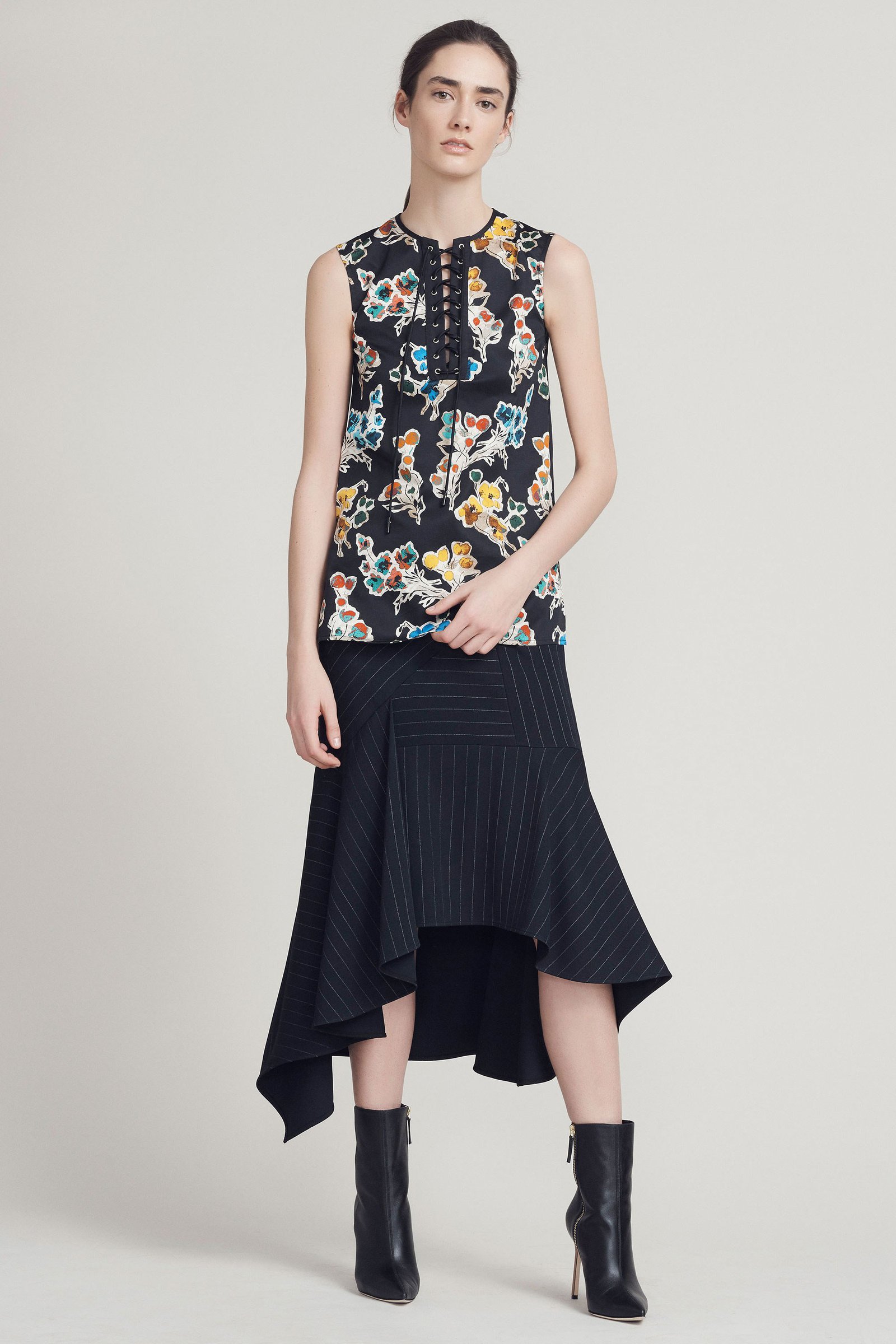 大牌服裝時尚風采與家的溫馨故事