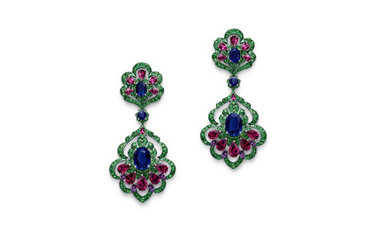 日本最新耳飾潮流,自信與成就之旅的時尚變遷