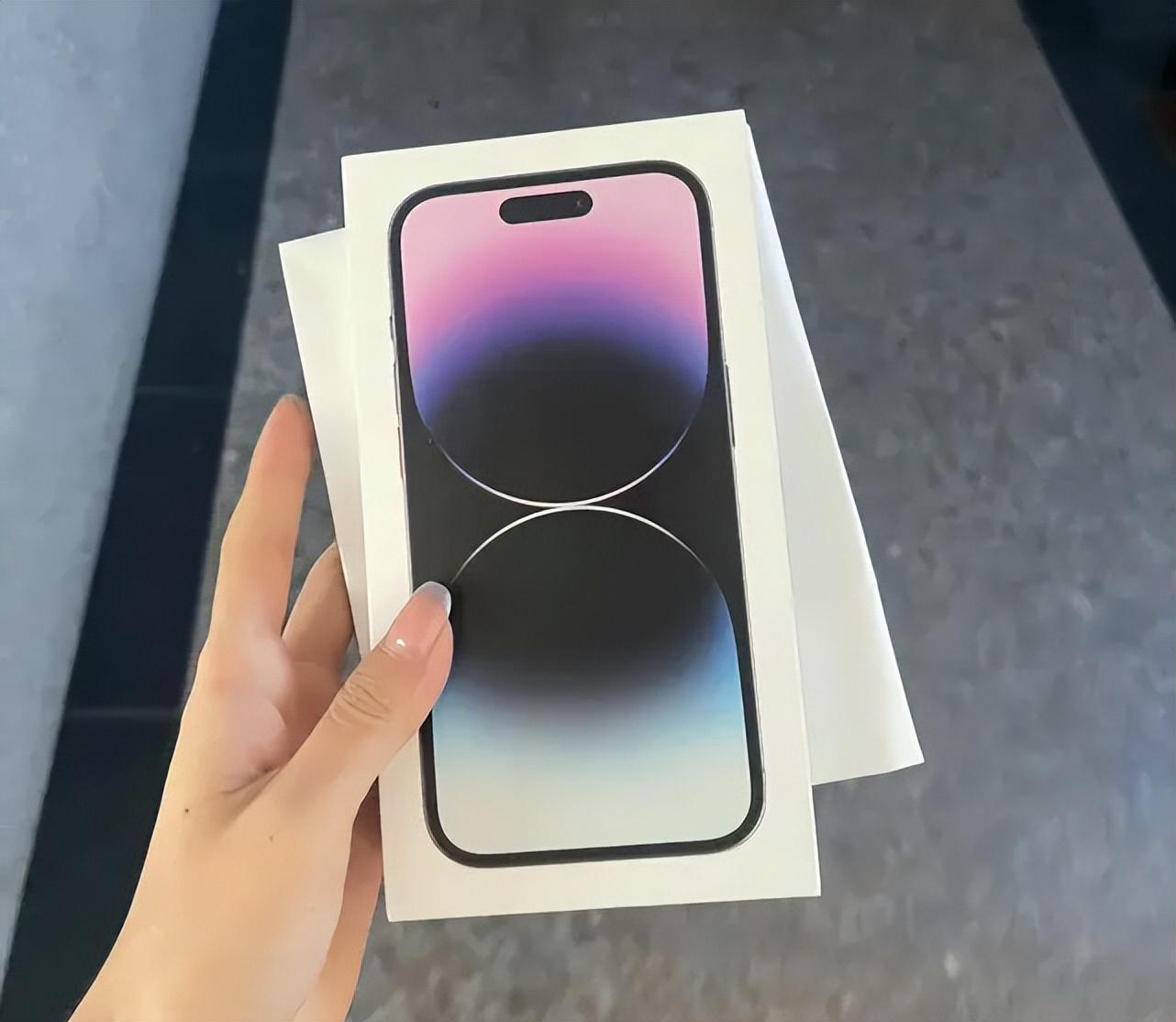 蘋果最新款iPhone 14，手機魔力與人生蛻變之旅