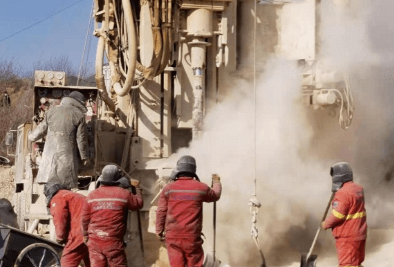 臨沭爆炸事件，變化中的力量與自信成就感的交織