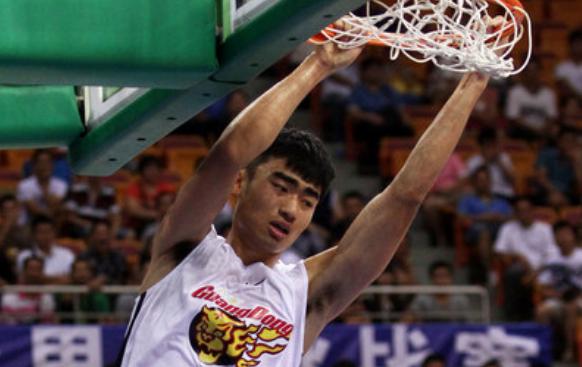 廣東男籃最新交易動(dòng)態(tài)，變革迎新挑戰(zhàn)，自信成就未來！