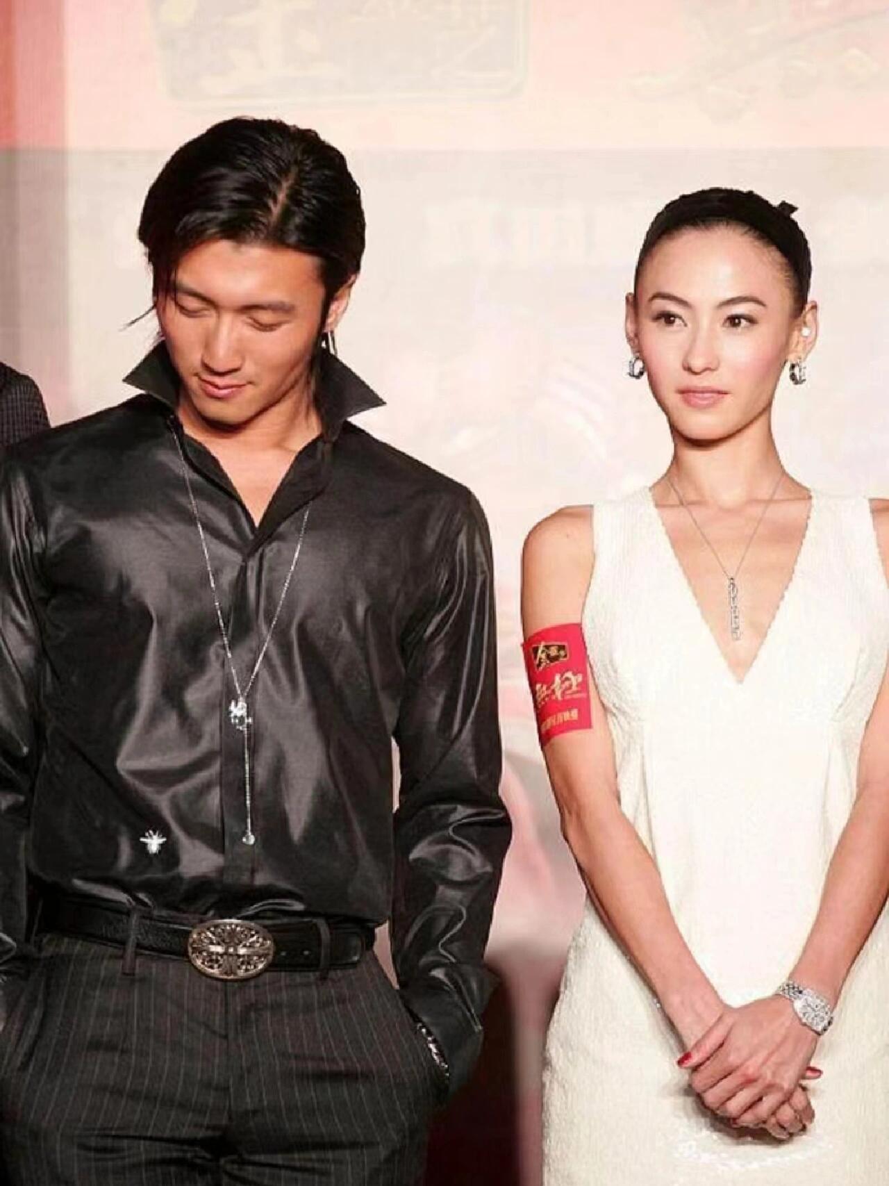 張柏芝與謝霆鋒最新動態揭秘，小巷美食店探秘之旅