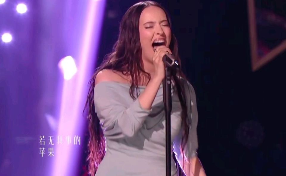 秋霞2024最新魯絲,時尚與文化的完美融合風采展示