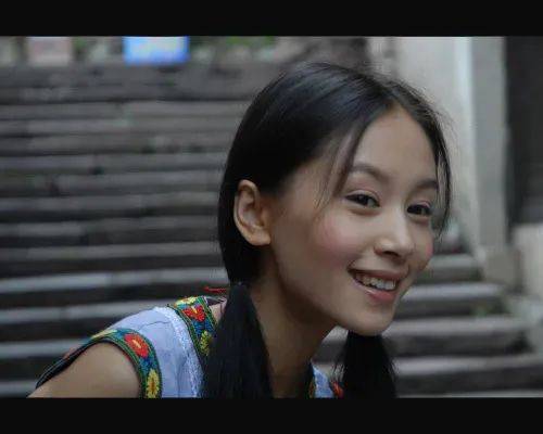 王子文古裝造型揭秘，小巷深處的神秘魅力