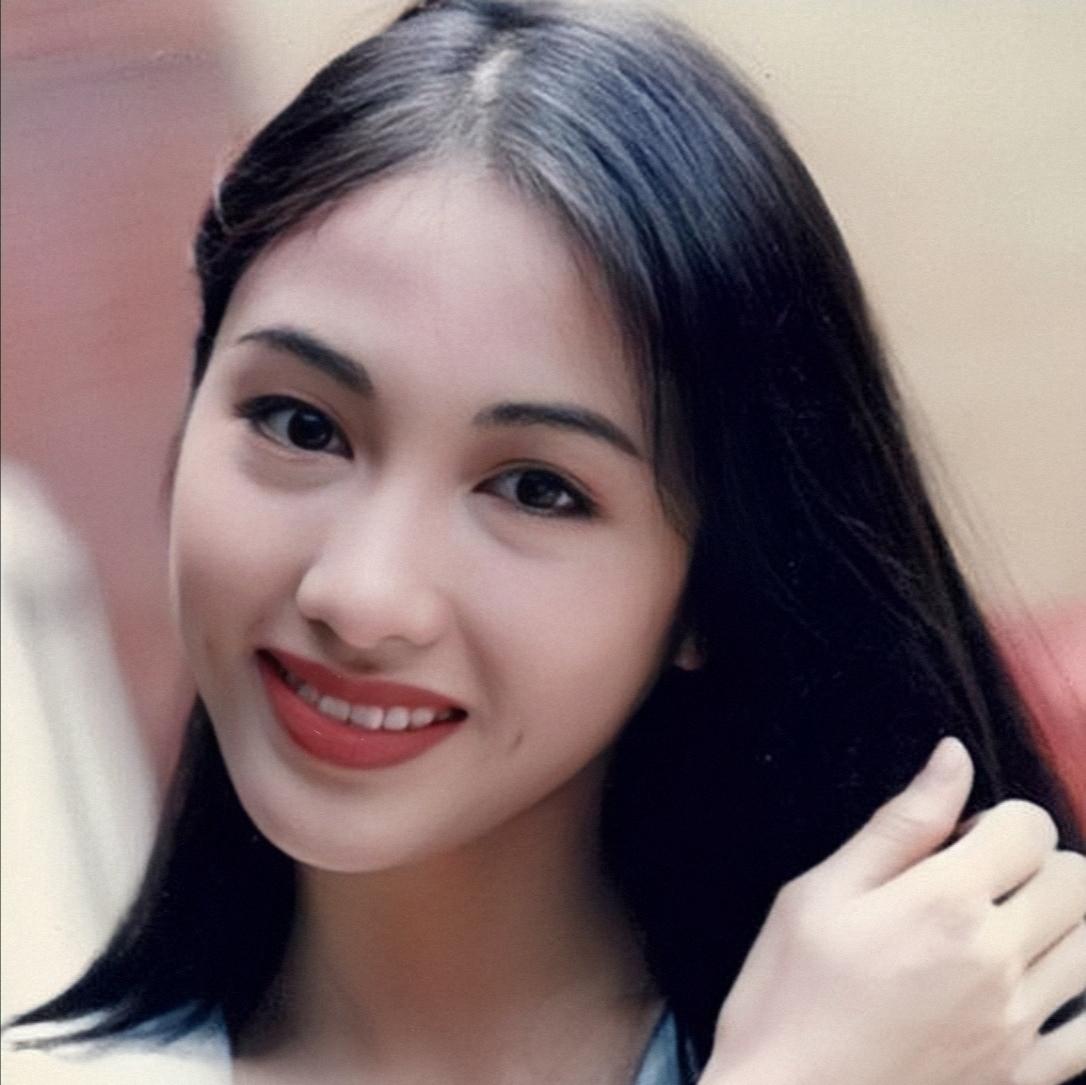 科技革新下的浪漫結婚頭像，智能時代愛情的新篇章