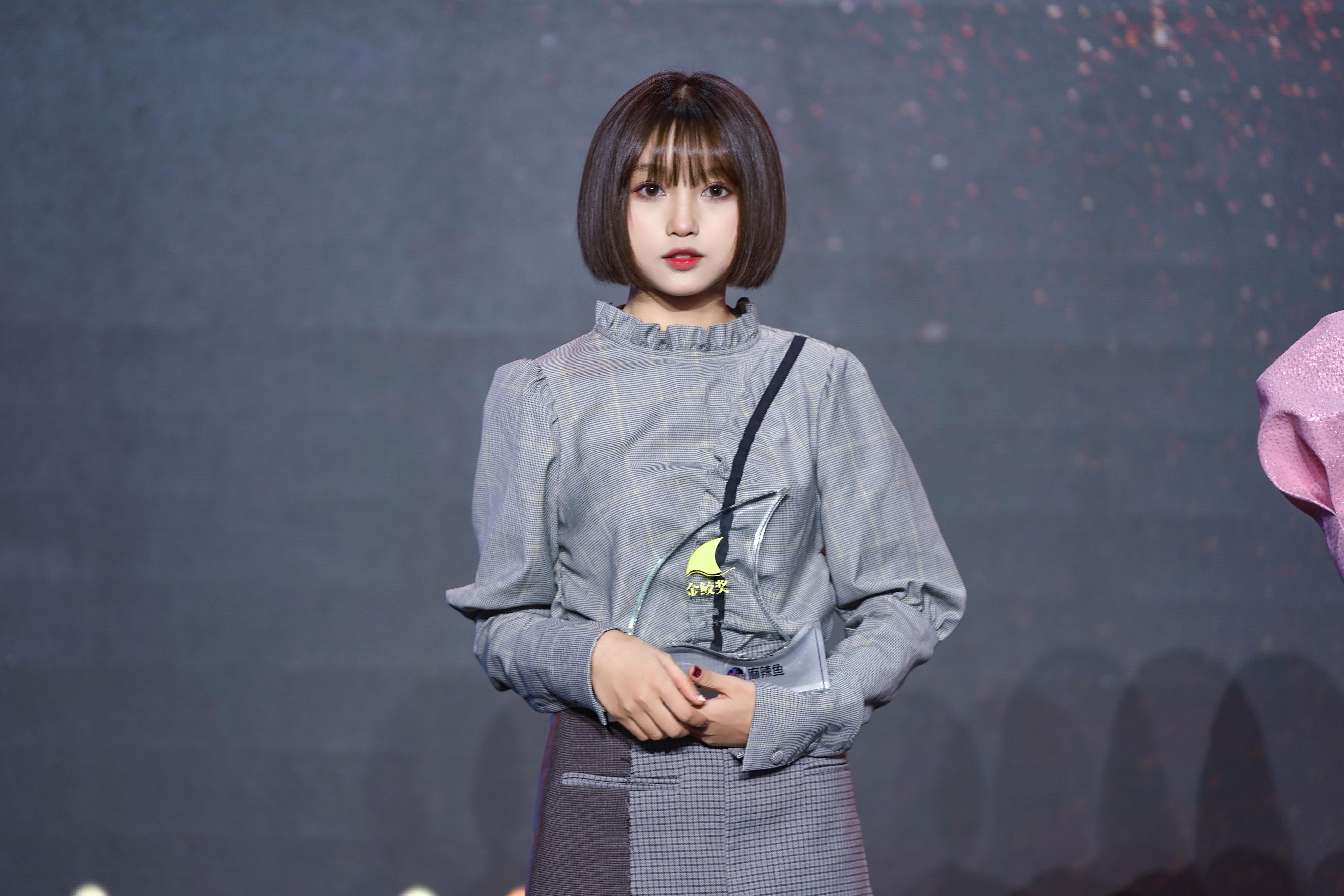 演員王涵，星光璀璨，時代之光閃耀熒屏