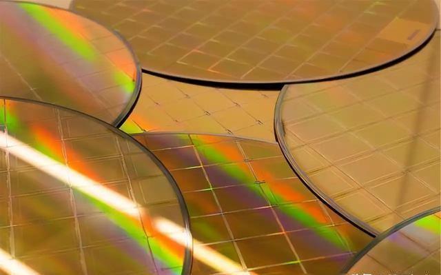 國(guó)產(chǎn)光刻膠的破繭之路，最新動(dòng)態(tài)與奮斗歷程