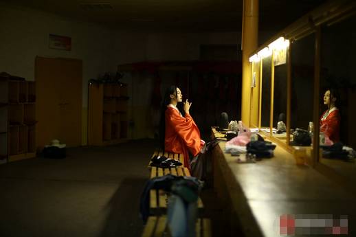 唐振演員,唐振演員的高科技之旅，未來已至，體驗全新智能生活