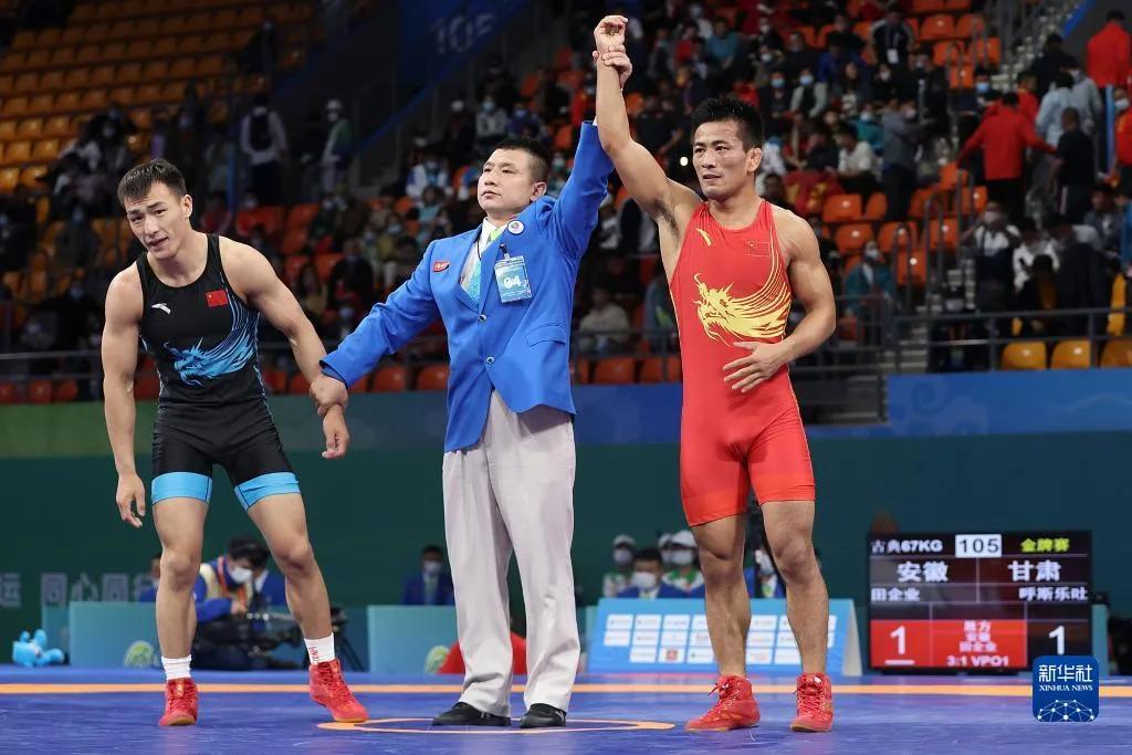 摔跤比賽冠軍,跌倒與崛起的榮耀之路