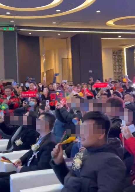 美國歌唱比賽，音樂與夢想的璀璨舞臺！