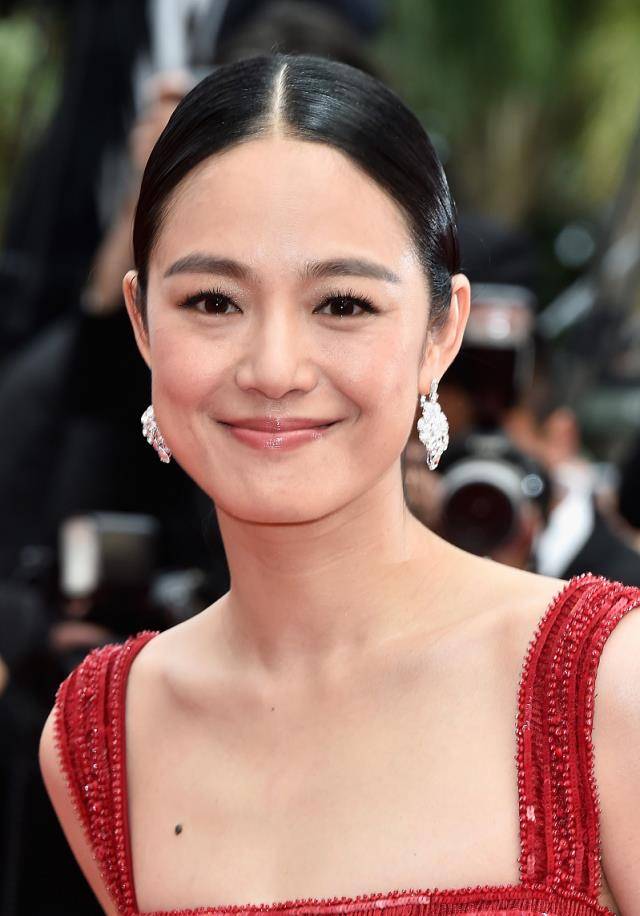 演員周韻，與自然共舞，探尋內心寧靜之美