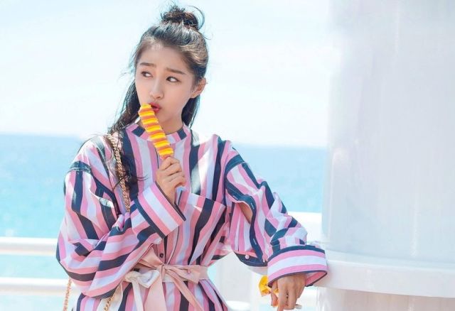 關(guān)曉彤電視劇，影視魅力與隱藏小店的巷弄之旅