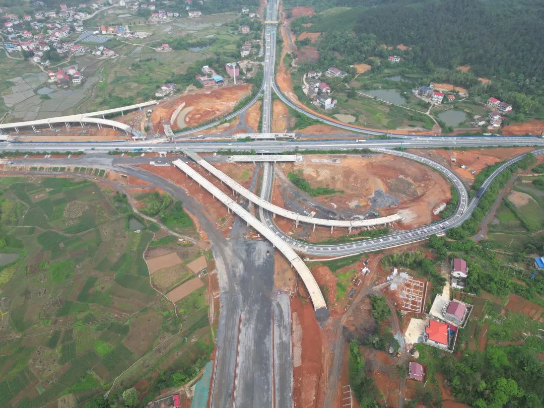 醴婁高速建設最新進展,火熱施工進行中