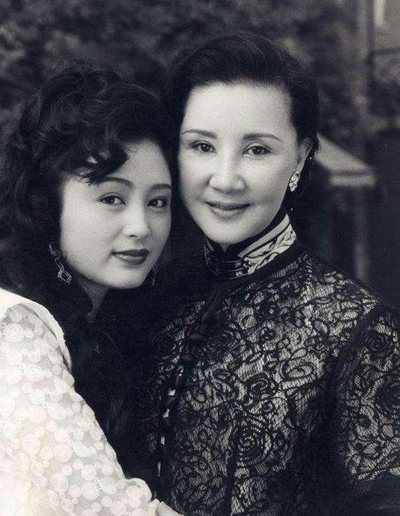 陳紅演藝之旅，自然美景的探索，心靈鼓舞與平靜的演繹劇集