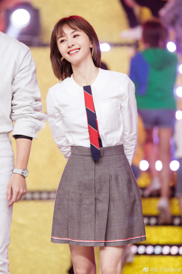 女明星鞋碼大揭秘，探索星跡間的鞋履尺寸??