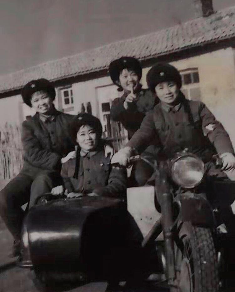 女兵風采新版，與自然美景的邂逅之旅