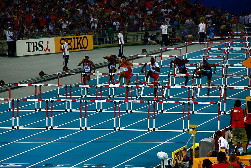 最新跨欄賽事，小巷深處的跨欄風(fēng)味探索之旅揭秘