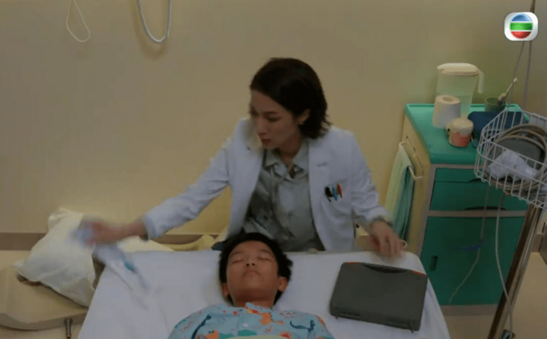 逆境中的堅韌與藝術的力量,演員截肢的心路歷程