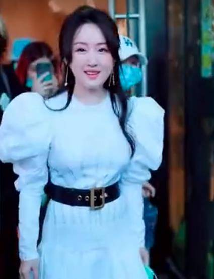 楊鈺瑩商演價格揭秘,樂壇甜歌皇后的商業(yè)價值演變之路