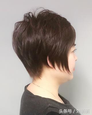 最新女士短發(fā)時尚風(fēng)潮的變遷與地位影響