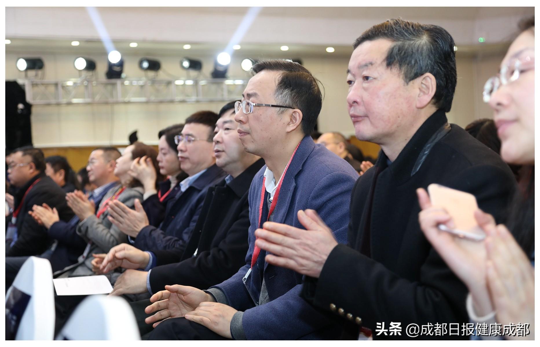 慢阻肺最新研究進展揭秘，治療步驟指南與最新突破