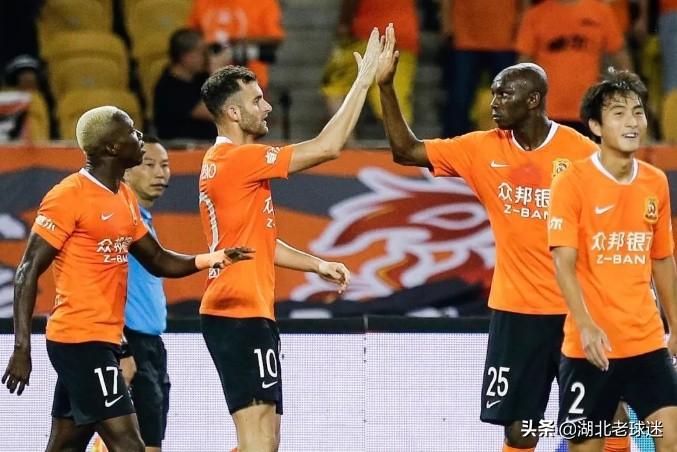 實(shí)況8最新轉(zhuǎn)會(huì)補(bǔ)丁，足球模擬游戲中的風(fēng)云人物大遷徙