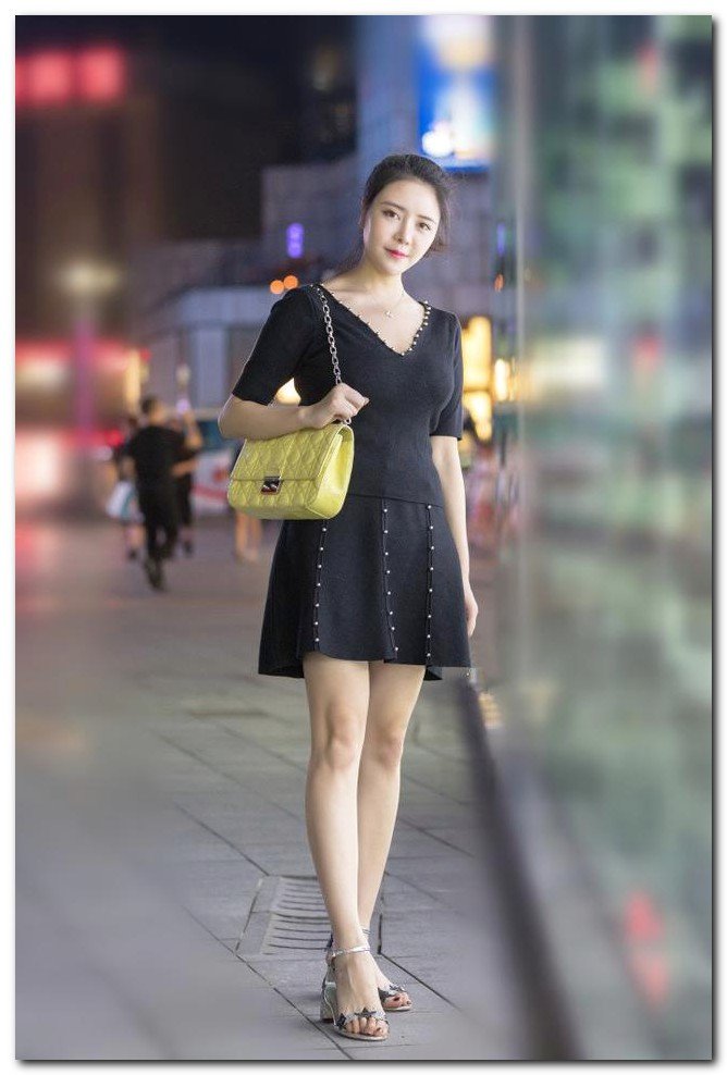 街拍博客每日更新，現(xiàn)代文化現(xiàn)象的深度探討