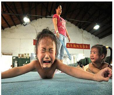 震驚!幼兒園虐童視頻曝光引發小紅書社區熱議,家長緊急關注!