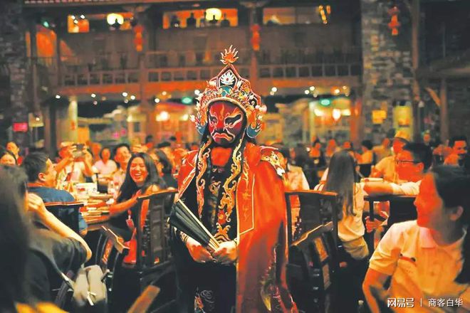 創新與傳統的碰撞，揭秘2025年最新地攤貨風潮