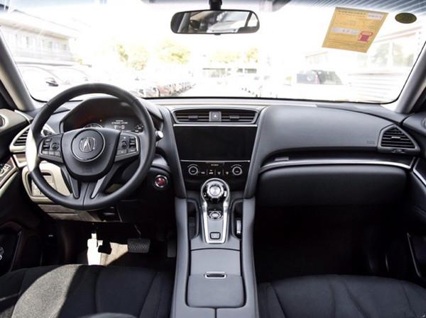 東本URV內飾圖片，設計美學與科技配置的深度解析