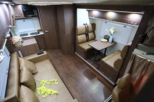 最新招聘,依維柯司機,共探自然美景,尋找內心平和之旅