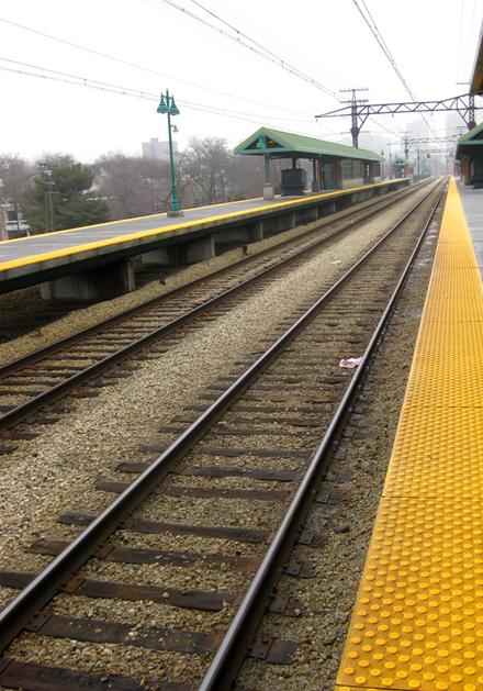 最新鐵路恢復(fù),回家的路更便捷,友情紐帶更緊密,小明的溫馨故事啟程