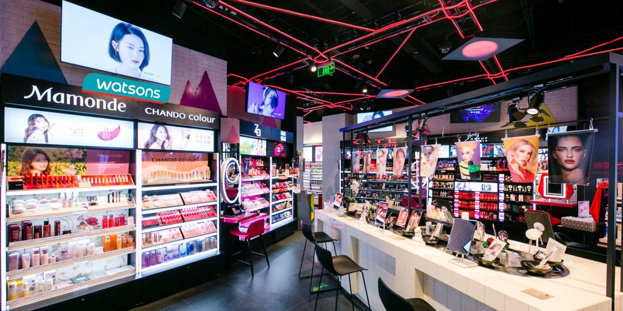 雅芳最新系列，科技前沿與生活完美融合的體驗