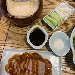 最新烤鴨餐具揭秘，引領美食新體驗！