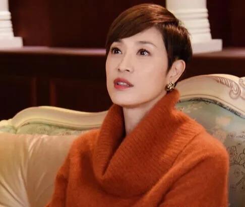 陳法蓉蔡少芬最新探秘,小巷深處的特色小店之旅