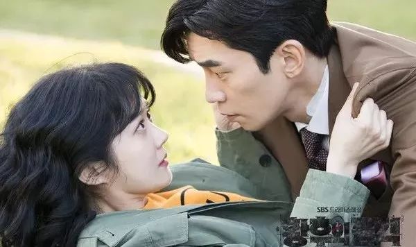 最新韓劇重生，小巷特色小店的魅力之旅揭秘