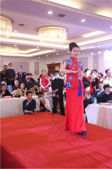 模特秀最新，自然美景中的內心寧靜之旅探索