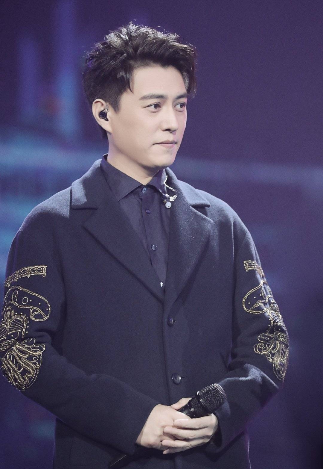 靳東科技新品,未來智能生活觸手可及,前所未有的體驗